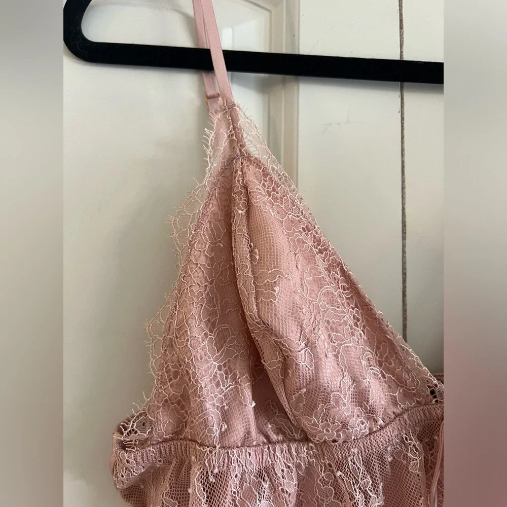 🖤Victoria’s Secret Lace Blush Cami Set – Evening Blush